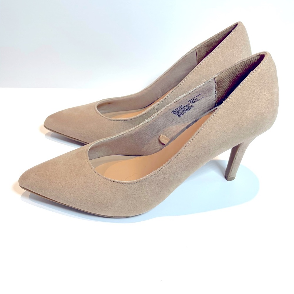 Time and Tru Nude Work Pumps Size 8